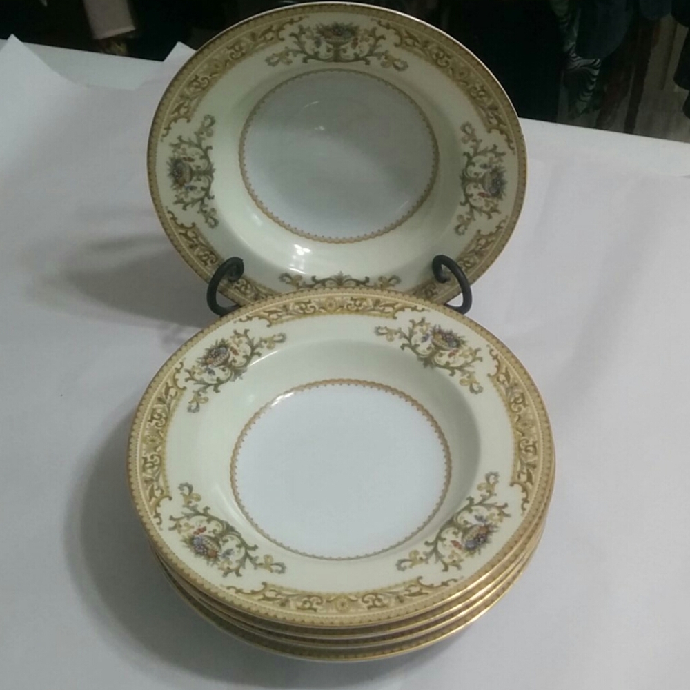 Noritake Crestwood Pattern 8 Inch Bowls Fine China